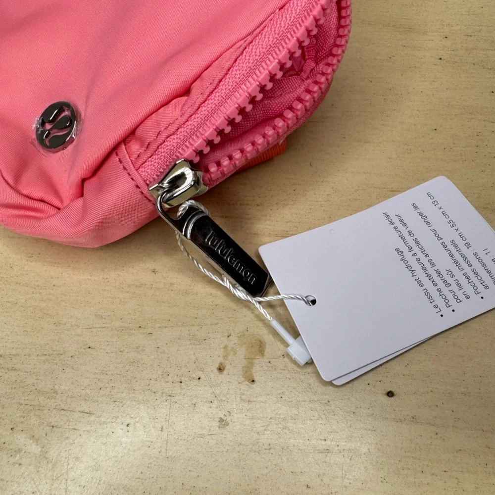 NWT Lululemon Everywhere Belt Bag 1L Salmon Pink - Picture 6 of 9